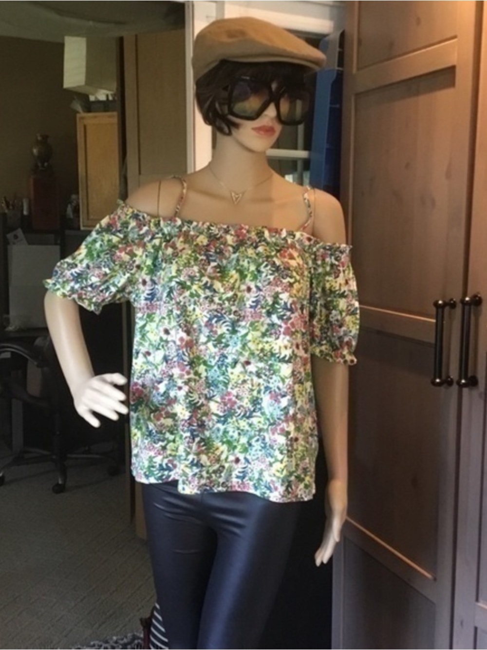 ✨NEW H&M Multicolor Floral Off-Shoulder Blouse
